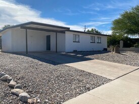 8032 E Nicaragua Dr in Tucson, AZ - Building Photo