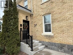 37 Victoria Ave in Cambridge, ON - Building Photo - Building Photo