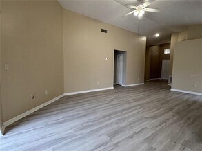 27618 Sky Lake Cir in Wesley Chapel, FL - Building Photo - Building Photo