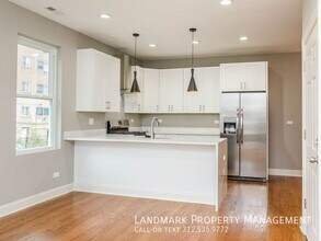 4737 S Michigan Ave in Chicago, IL - Building Photo - Building Photo