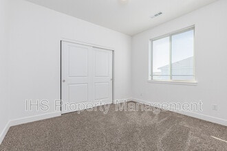 1127 S Blueberry Pl in Kennewick, WA - Building Photo - Building Photo