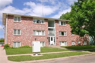 2301 S 14th St in Lincoln, NE - Building Photo - Building Photo