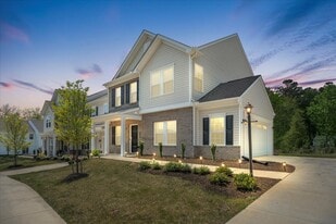 11318 Ellingshire Ct in Chester, VA - Building Photo