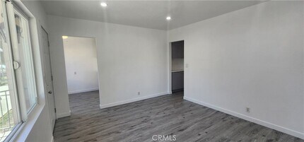 8424 Beechwood Ave in South Gate, CA - Foto de edificio - Building Photo