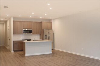 479 Crown Dr in Emerson, GA - Building Photo - Building Photo