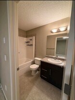 4690 Alwood Way SW in Edmonton, AB - Building Photo