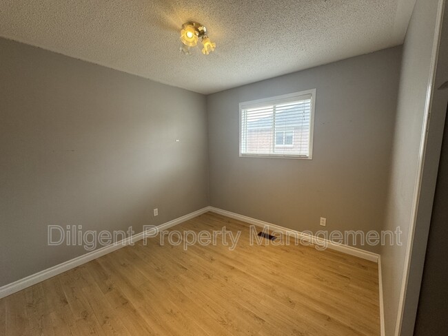 1537 Ravenwood Dr in Peterborough, ON - Building Photo - Building Photo