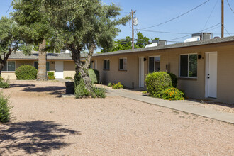 Camelback Court in Phoenix, AZ - Building Photo - Building Photo