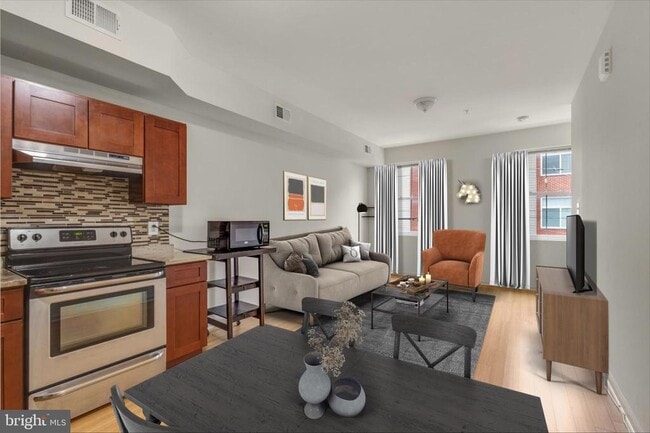 property at 911 N 19th St