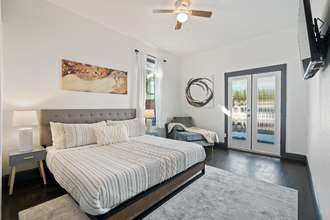 1221 E Columbus Dr in Tampa, FL - Building Photo - Building Photo