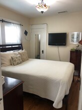 102 S Balcom Ave in Fullerton, CA - Foto de edificio - Building Photo