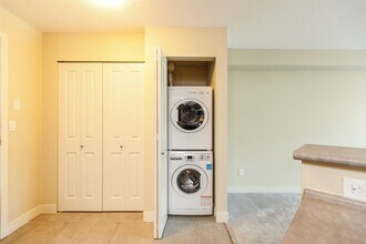 10838 City Pky in Surrey, BC - Building Photo - Building Photo