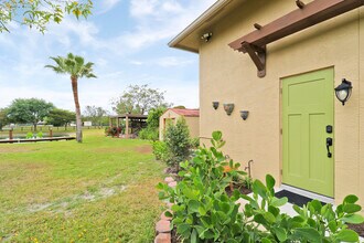 10735 Lantana Rd in Wellington, FL - Building Photo - Building Photo