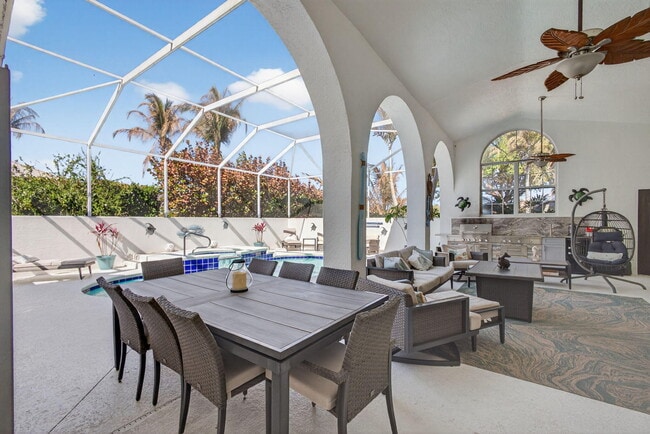 8075 SE Governors Way in Hobe Sound, FL - Building Photo - Building Photo