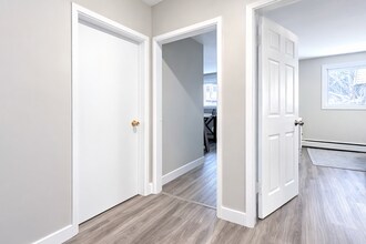 10724-10105 105 St NW in Edmonton, AB - Building Photo - Building Photo