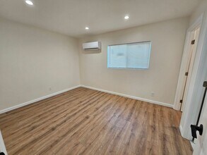 238 E Artesia Blvd in Long Beach, CA - Building Photo - Building Photo