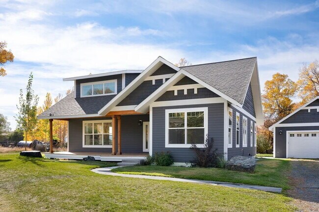 509 Broadway St in Willow Creek, MT - Building Photo - Building Photo