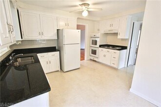 4050 Silsby Rd in University Heights, OH - Building Photo - Building Photo