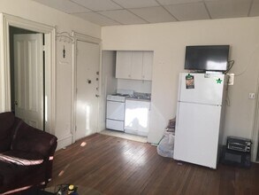 35 Fairfield St, Unit 3A in Boston, MA - Building Photo - Building Photo