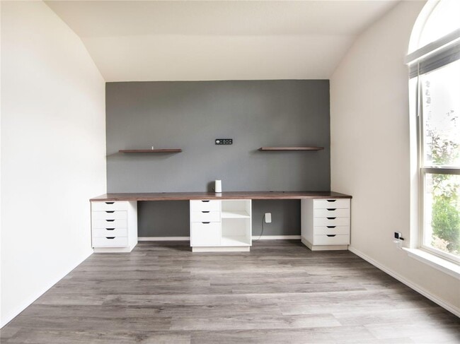 106 Reagor Dr in Taylor, TX - Building Photo - Building Photo