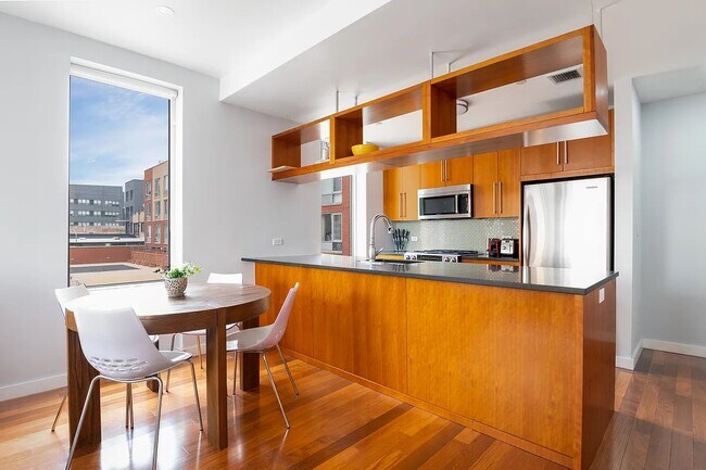 2-40-40 51st Ave, Unit 2C in Queens, NY - Building Photo - Building Photo