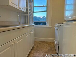 1450 Commonwealth Ave in Boston, MA - Building Photo - Building Photo
