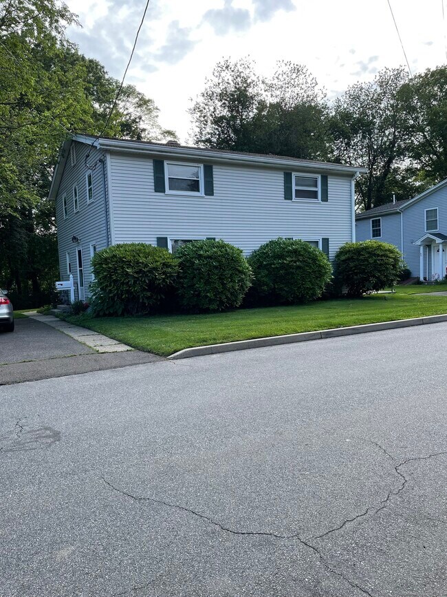 property at 19 Bloomfield Dr