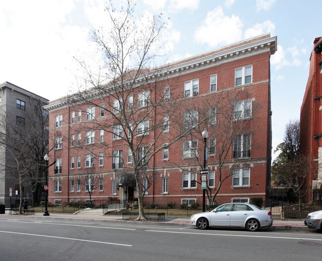 Cavanaugh Courts in Washington, DC - Building Photo - Building Photo