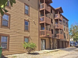 112 E Wood St in West Lafayette, IN - Building Photo