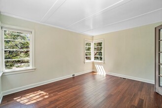 6176 Moraga Ave in Piedmont, CA - Building Photo - Building Photo