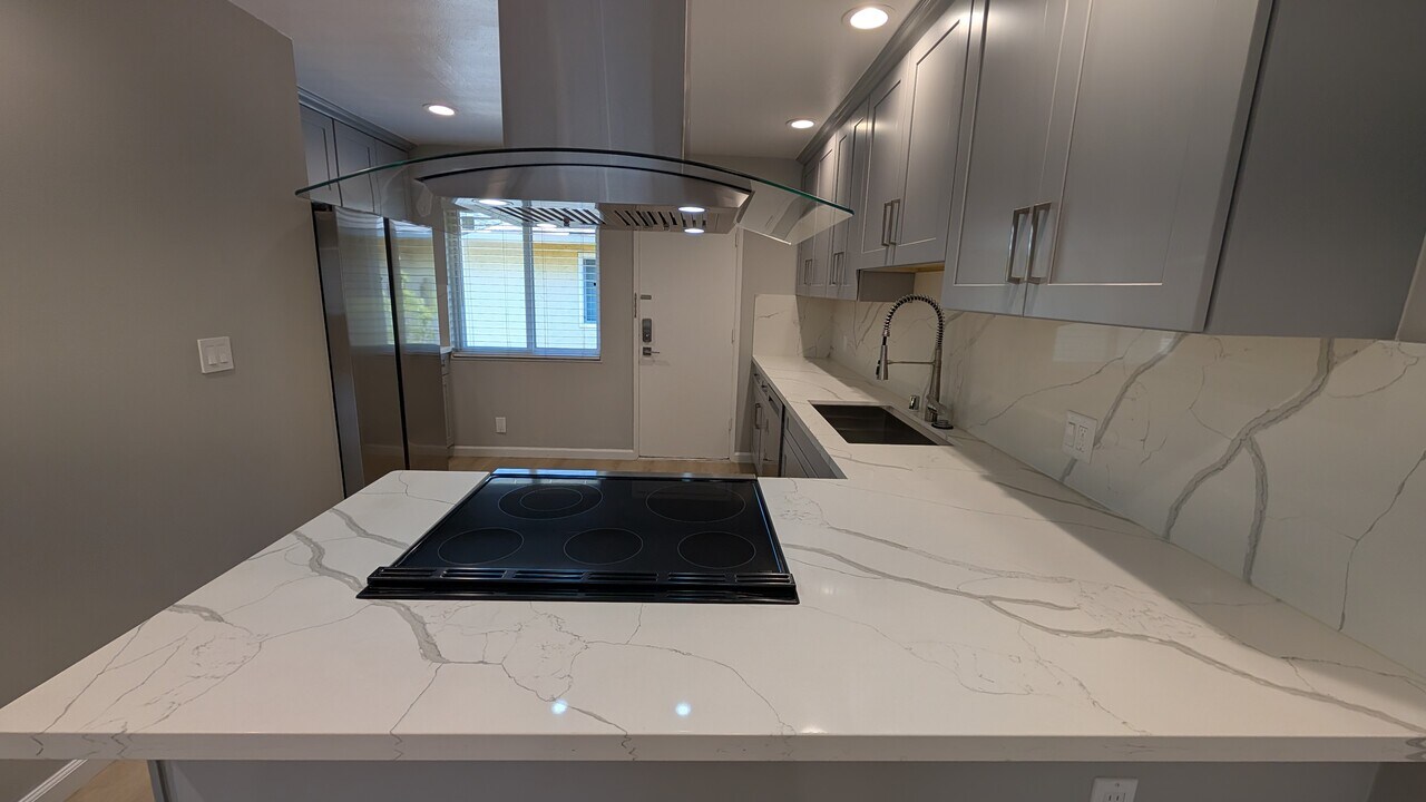 676 Grand Fir Ave, Unit Apt #3 in Sunnyvale, CA - Building Photo
