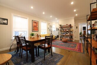 17 Walk Hill St, Unit 1 in Boston, MA - Foto de edificio - Building Photo