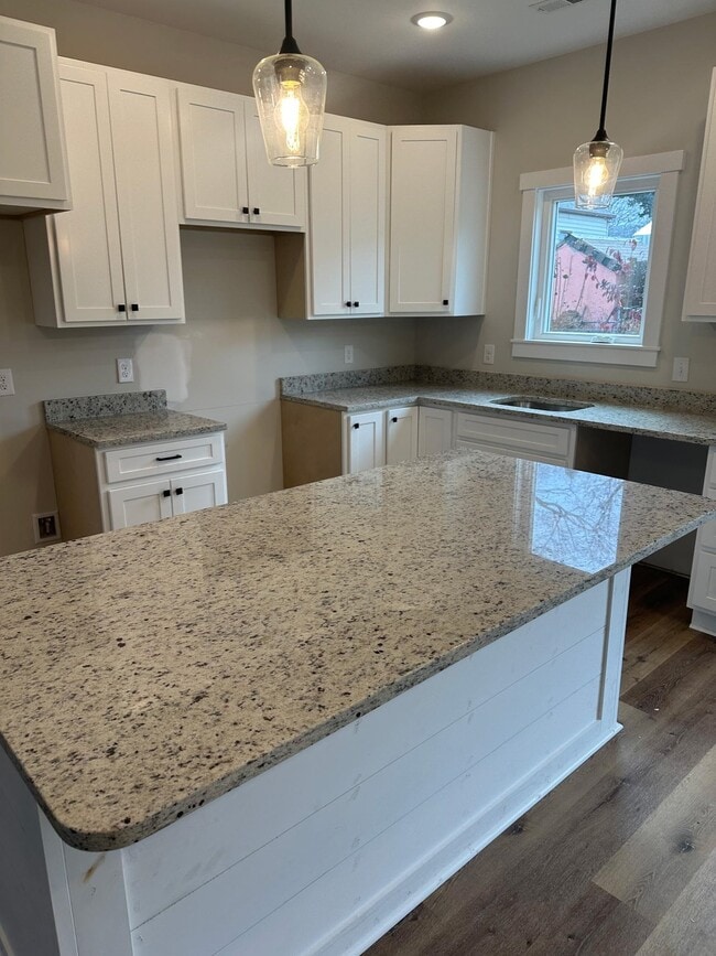 385 Effinger St in Harrisonburg, VA - Building Photo - Building Photo