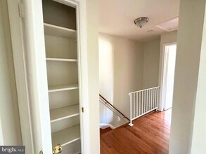 208 Commons Dr NW in Vienna, VA - Building Photo - Building Photo