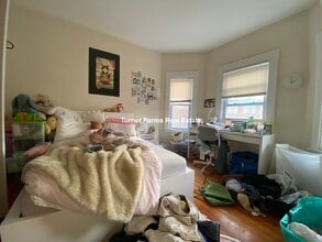 300 Boston Ave, Unit 2 in Medford, MA - Foto de edificio - Building Photo