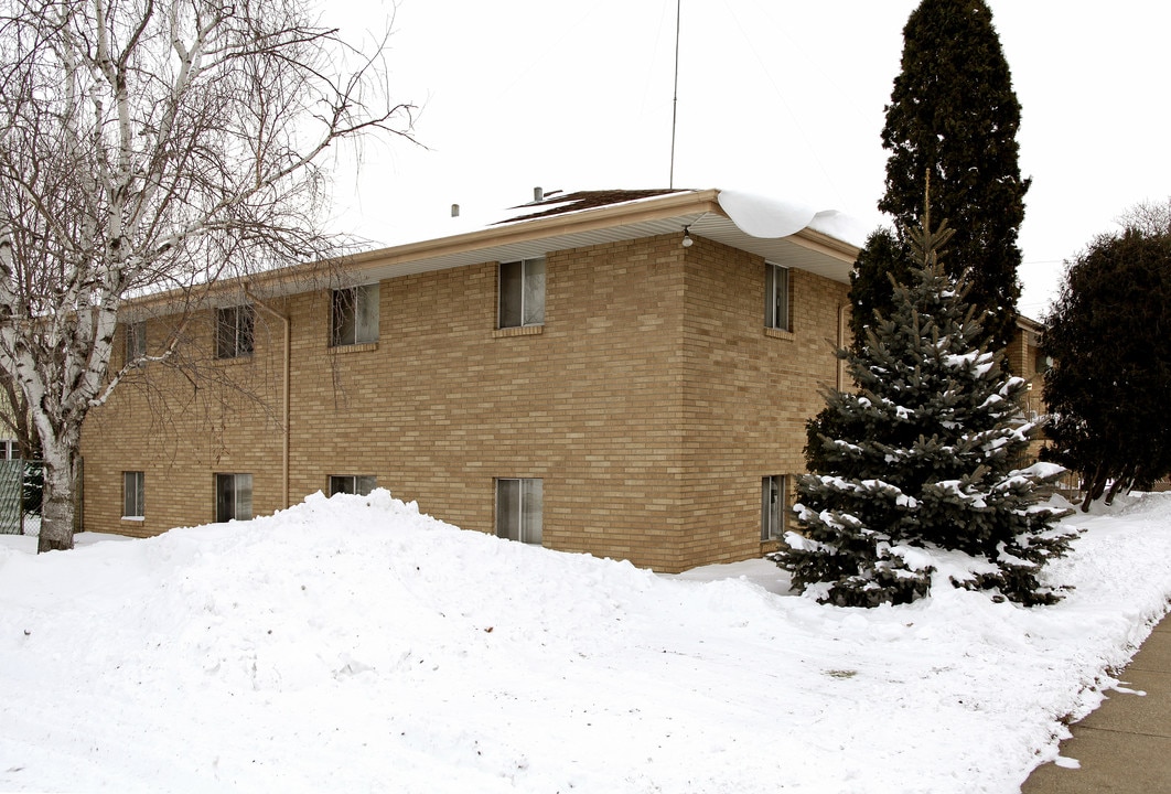 316 33rd Ave N in St. Cloud, MN - Foto de edificio