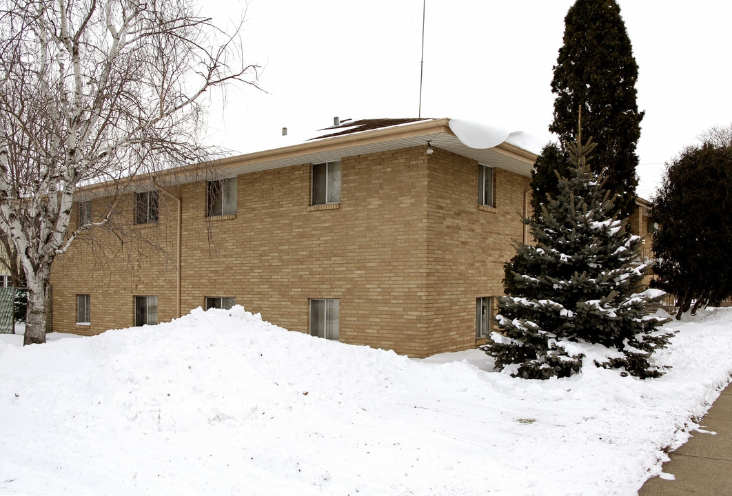 316 33rd Ave N in St. Cloud, MN - Building Photo