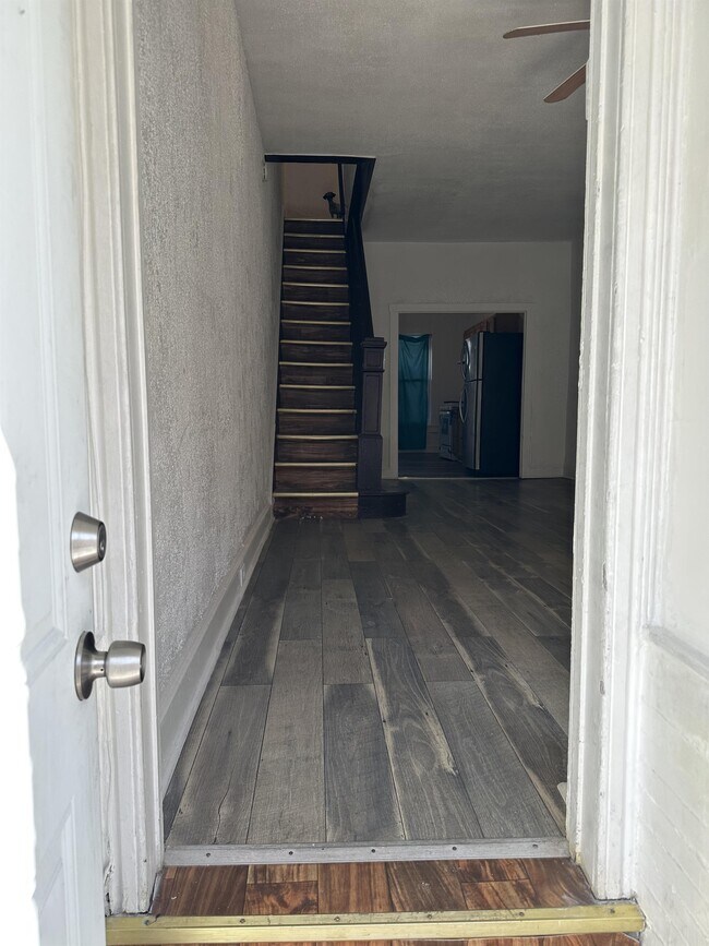 721 N Streeper St photo'