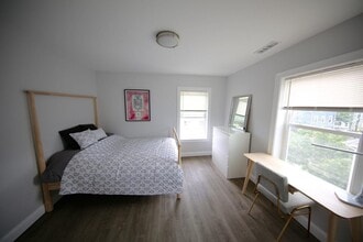 12 Trenton St, Unit 2 Bedroom E in Providence, RI - Building Photo - Building Photo