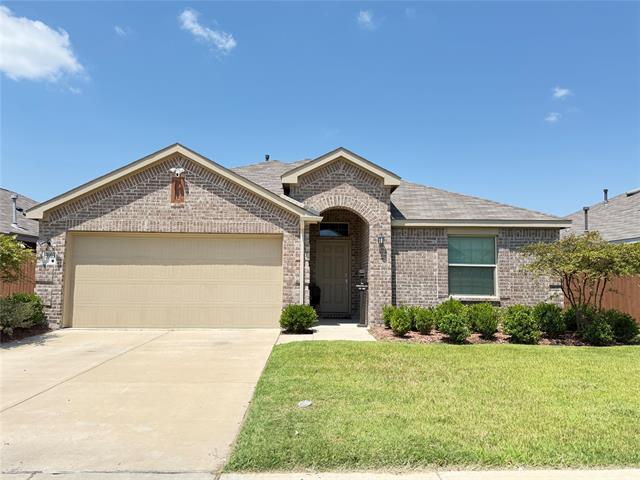 3903 Pioneer Dr in Heartland, TX - Foto de edificio