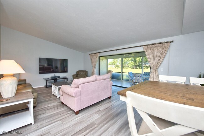 150 Round Key Cir in Naples, FL - Foto de edificio - Building Photo
