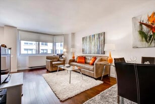 399 E 34th St in New York, NY - Building Photo