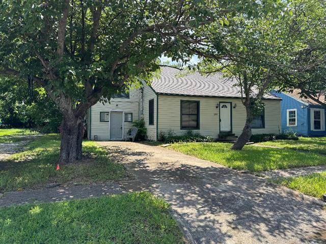 208 N Elm St in Royse City, TX - Foto de edificio - Building Photo