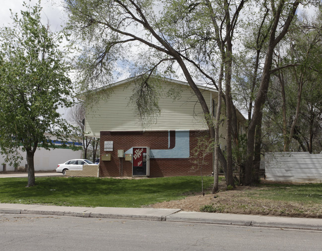 A & R Apartments in Greeley, CO - Building Photo - Building Photo