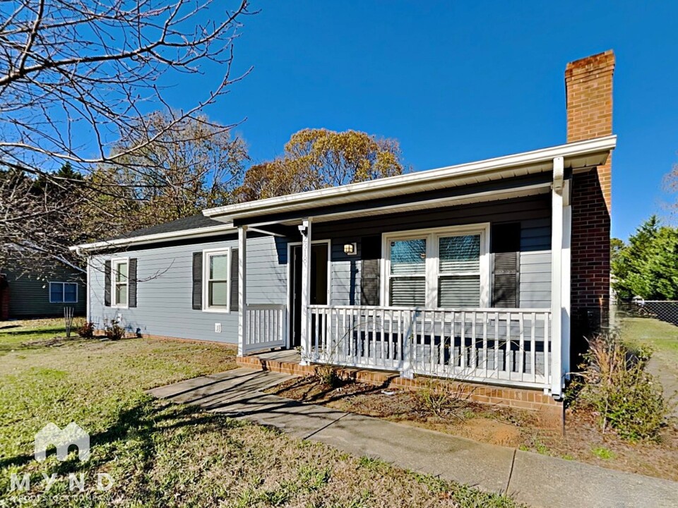2318 Firmin Ct in Gastonia, NC - Building Photo