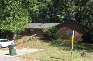 property at 1002 Sweetwater Cir