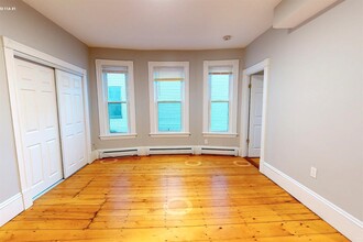 5 Beacon St, Unit 1 in Somerville, MA - Building Photo - Building Photo