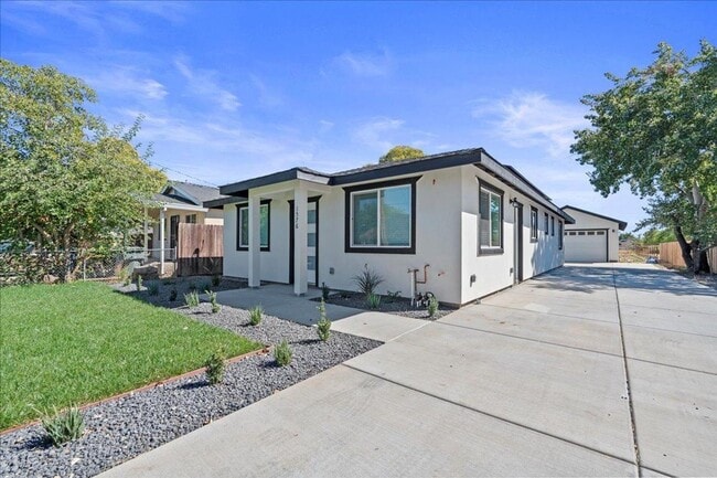 1576 2nd Ave in Olivehurst, CA - Building Photo - Building Photo