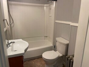 42 Farrington St in Quincy, MA - Building Photo - Building Photo