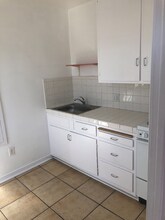 1807 Grace Ave-Unit -1811B in Los Angeles, CA - Building Photo - Building Photo